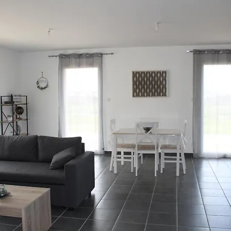 La Goulette Du Vary Holiday home Commes